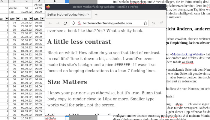 Browserfenster mit bettermotherfuckingwebsite.com über zwei anderen Programmfenstern. Der Text der Website ist blasser und größer als alle Texte um ihn herum.