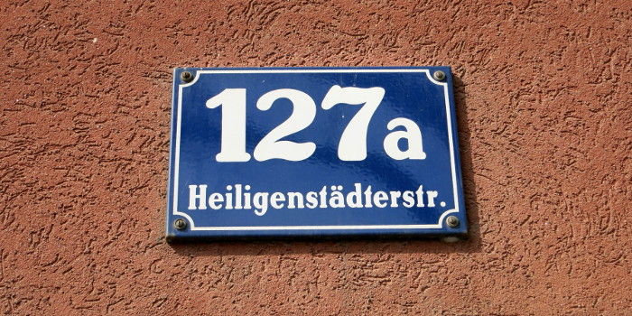Hausnummernschild »127a Heiligenstädterstr.«